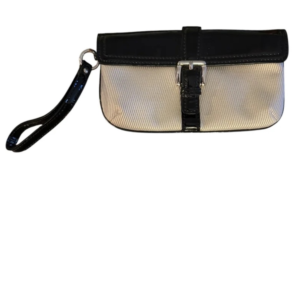 Ann Taylor Black and White Wristlet‎